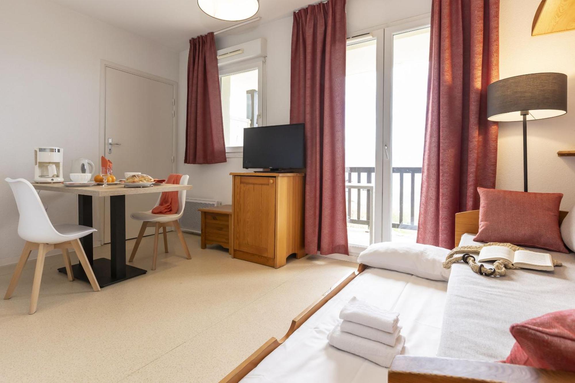 Residence Odalys Mille Soleils Font-Romeu-Odeillo-Via Екстер'єр фото